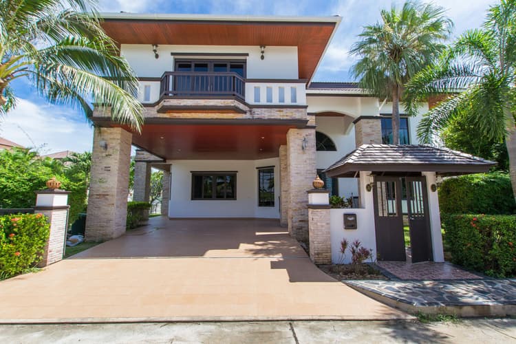 Rawai Grand House main view