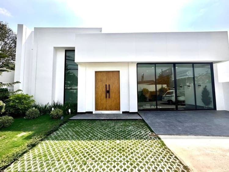 The Victory Pool Villa Pattaya main view