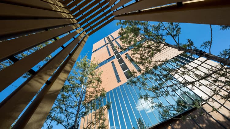 The Room Sukhumvit 38 main view