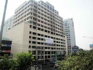 Thonburi Plaza main view