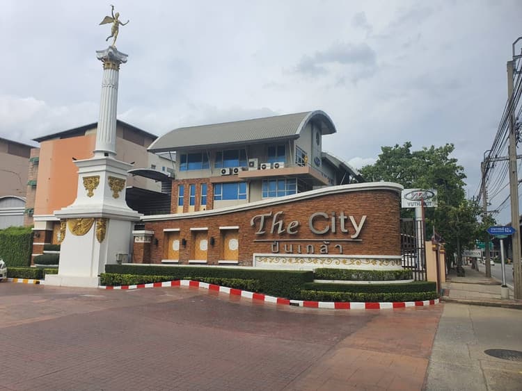 The City Pinklao main view