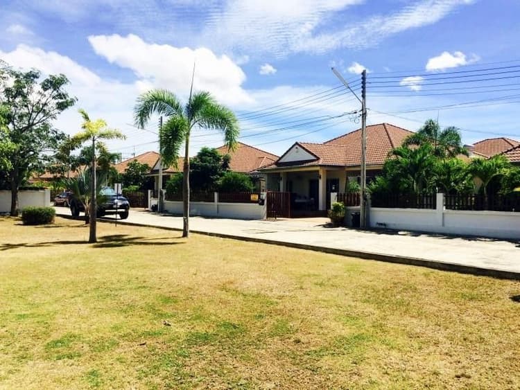 Pattaya Tropical main view