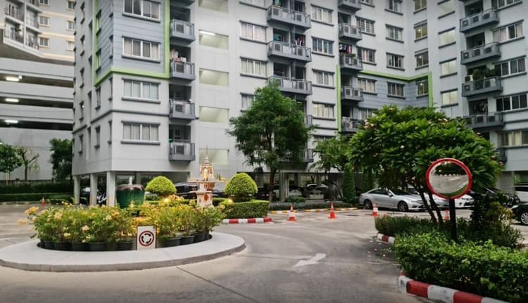 Condo One X Sathorn-Narathiwat main view