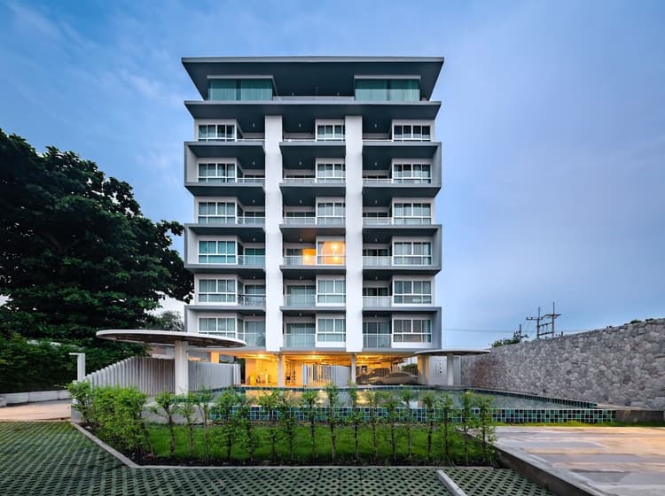 Seadream @Sriracha main view