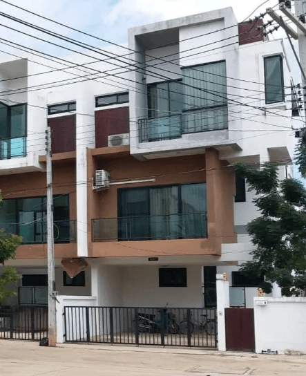 Everest Townhome Khon Kaen main view