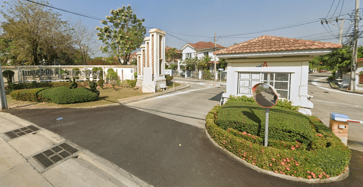 Perfect Park Rattanathibet - Ratchaphruek main view