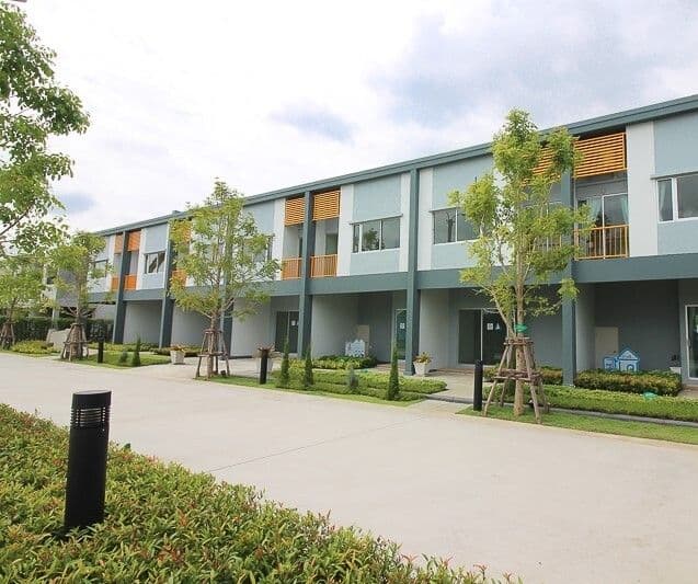 Lumpini Townville Lat Pladuk – Bangpai Station main view