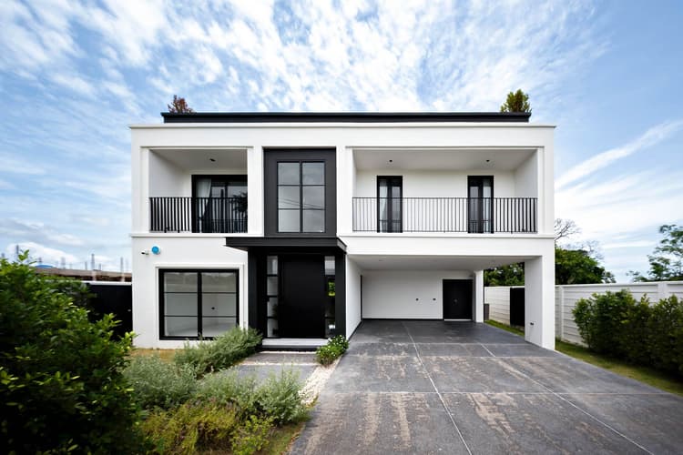 Highgrove Villas main view