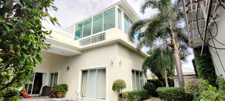 Sea Breeze Villas main view