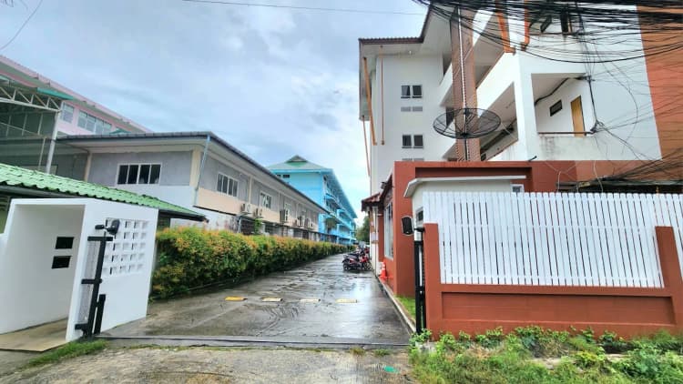 Chalong Interview Condo main view