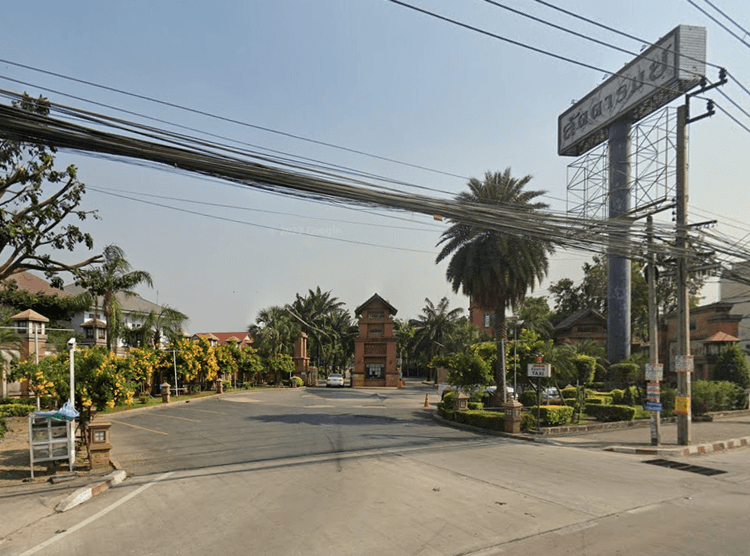 Laddarom Pinklao - Kanchanapisek main view