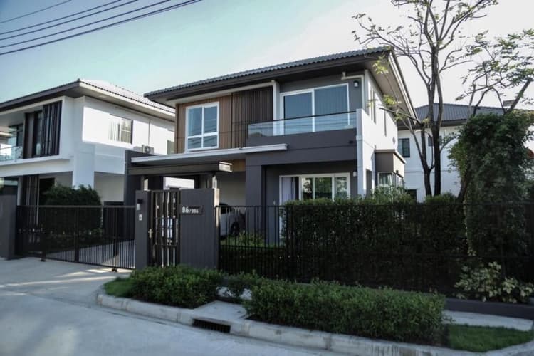 Mantana Village Rama 9 main view