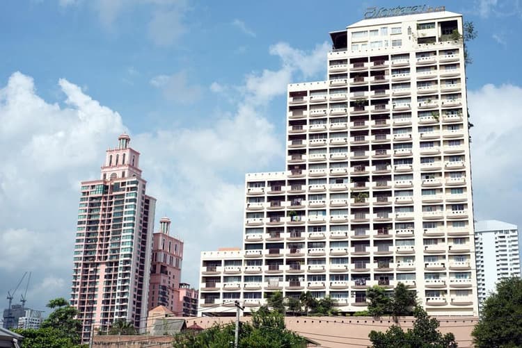 Monterey Place main view