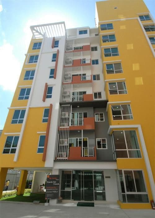 Pinklao Condominium main view
