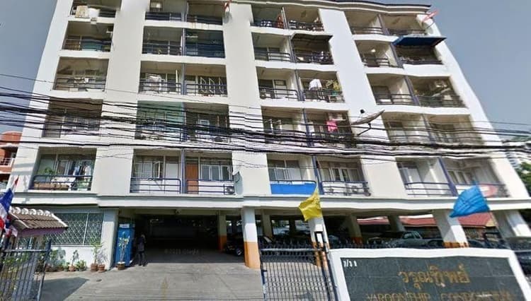 Varoonthip Condominium main view