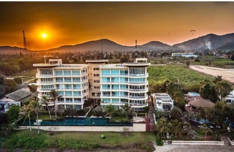 Ban Ton Tan main view