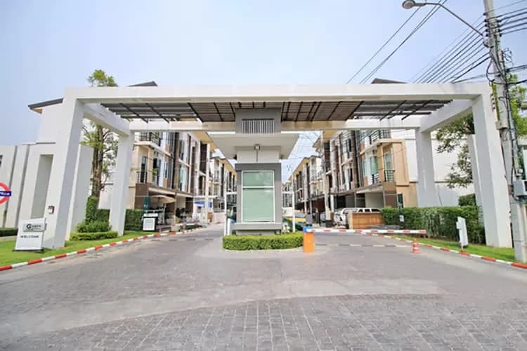 Gusto Townhome Ramkhamhaeng main view
