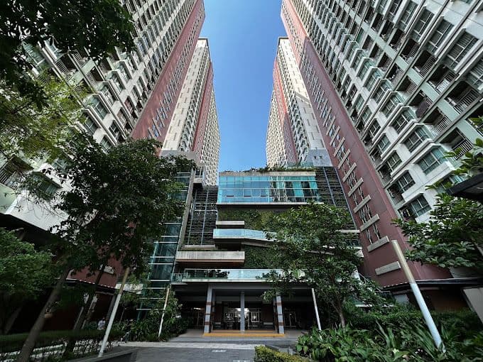 Lumpini Park Riverside Rama 3 main view