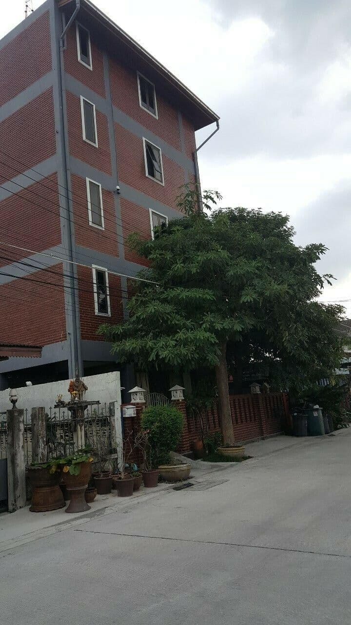 Natthakorn Place main view