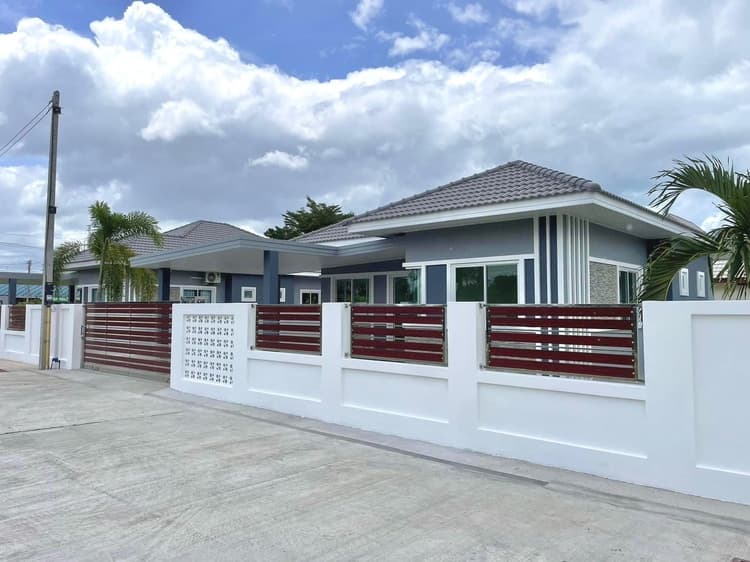 Natthanan Village main view