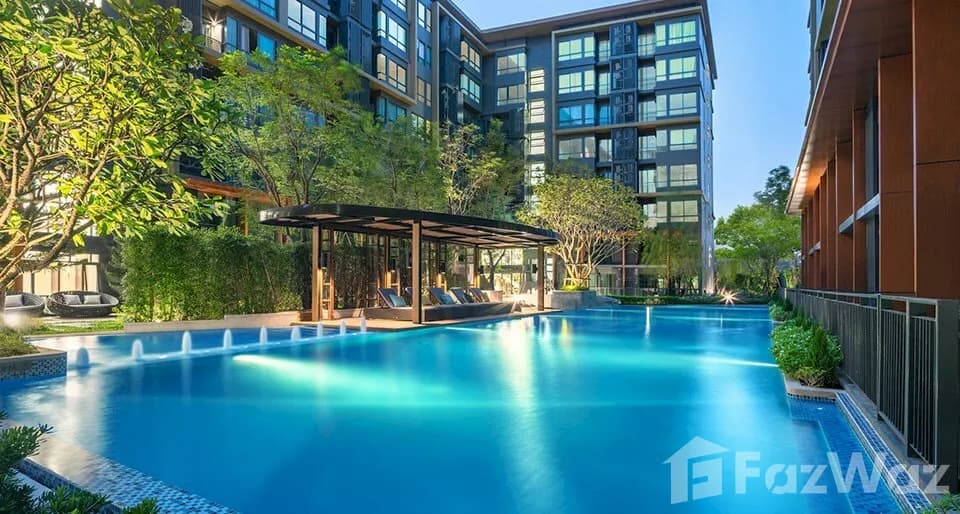 Metro Luxe Rose Gold Phaholyothin - Sutthisan