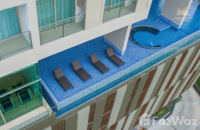 Marina Bayfront Sriracha