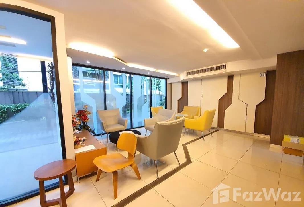 Zenith Place Sukhumvit 42