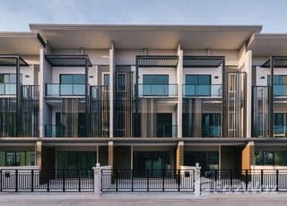 Town Avenue Merge Rattanathibet main image