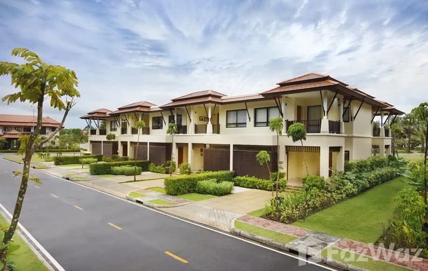 LAGUNA VILLAGE TOWNHOMES