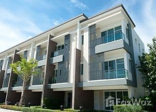 Town Plus X Prachachuen main image