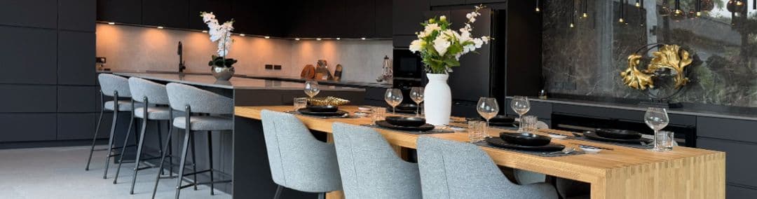 Bee The Realtor background image