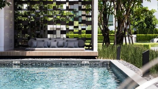 ภาพพื้นหลัง สหรัฐ สกุลเสาวภาคย์กุล