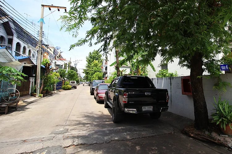 Project Name Thep Nakhon Niwet Village