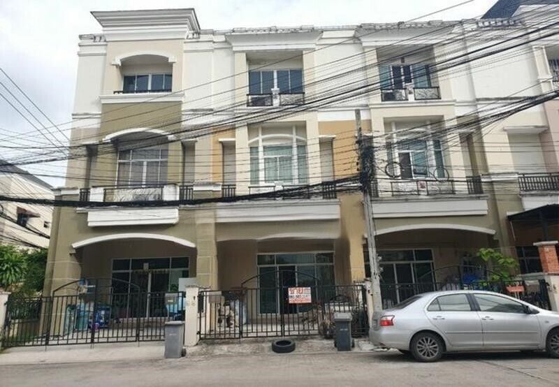 ชื่อโครงการ ปริญลักษณ์ เพชรเกษม 69