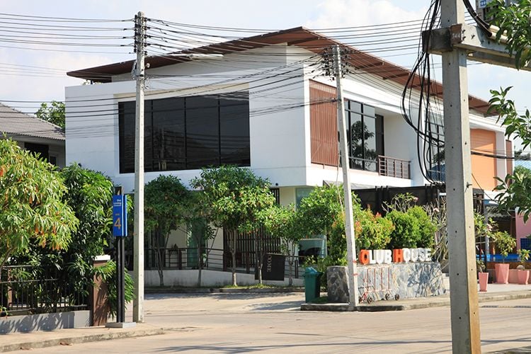 Project Name The Living Sriracha