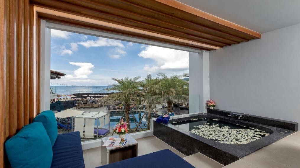 ชื่อโครงการ เดอะ เบย์ แอนด์ บีช คลับ