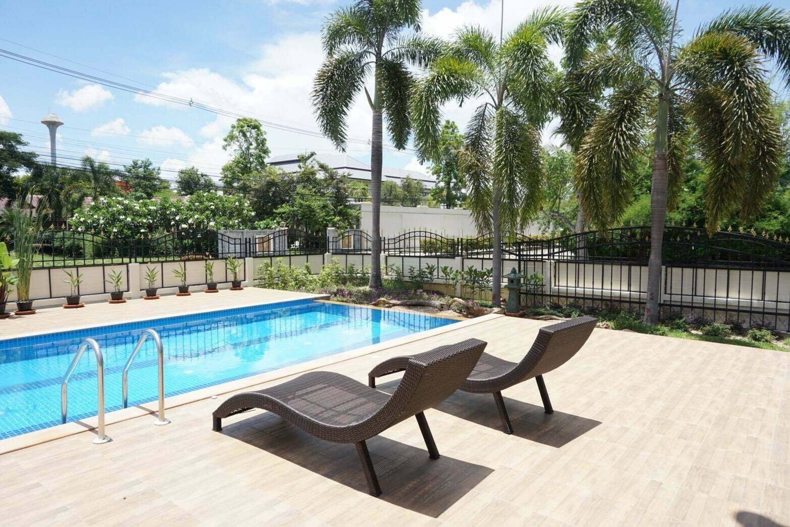 Project Name Thanaporn Lake Home