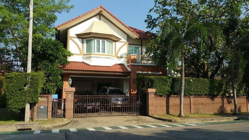 Project Name Laddarom Chaiyaphruk - Chaengwattana