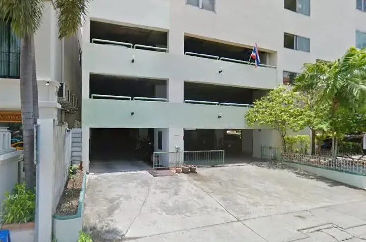 Project Name Ratdamnoen Condominium