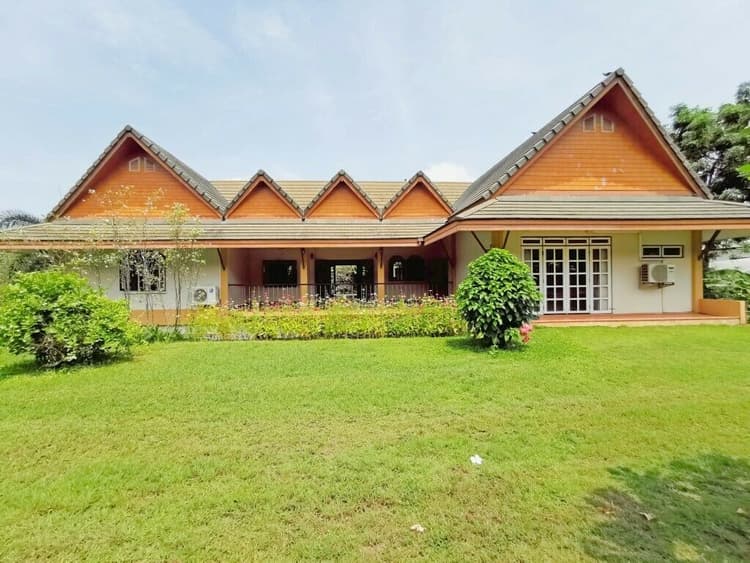 Baan Buraran main view