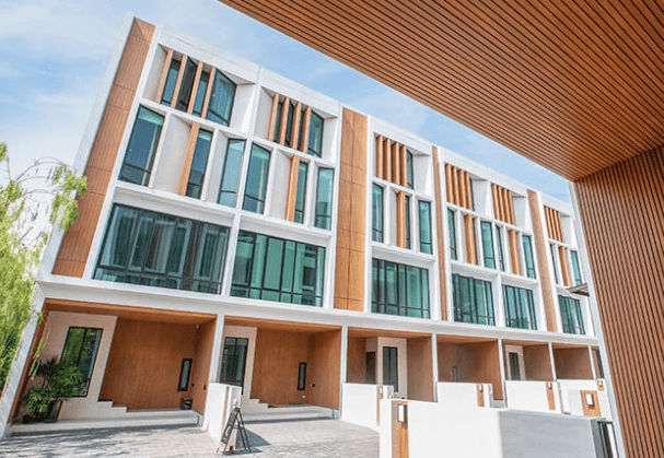 The Author Ratchada 32 main view