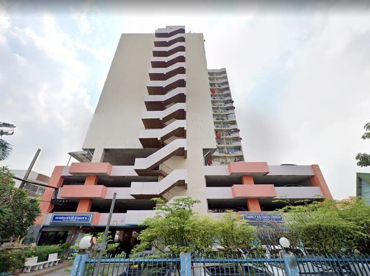 Family Ratchada Condo main view