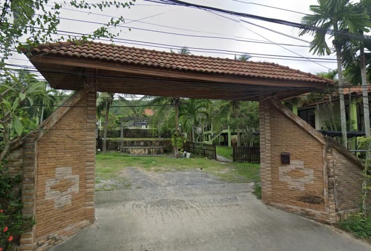 Khao Ron Hill Village main view