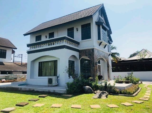 Phruek Wari Land and House main view