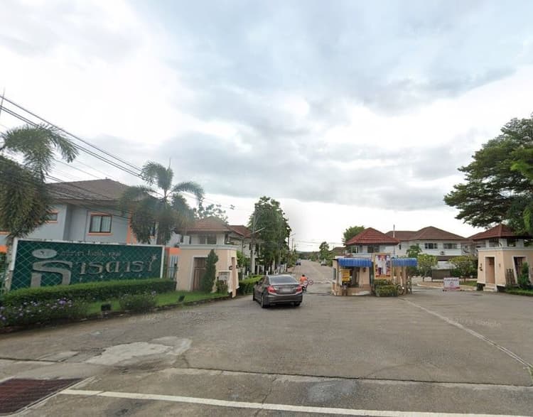 Than Dara Sriracha Golden Land main view