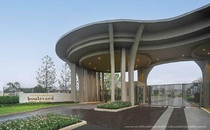 Bangkok Boulevard Ramintra-Watcharapol main view