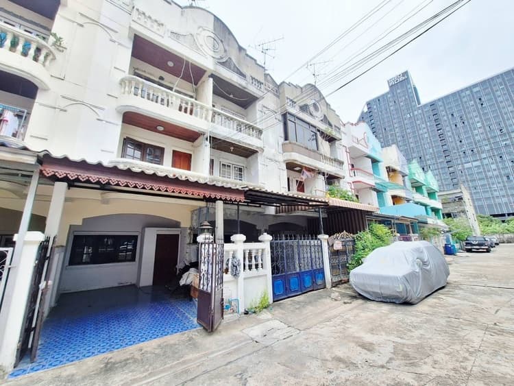 Wimberly Home Sukhumvit 105 main view