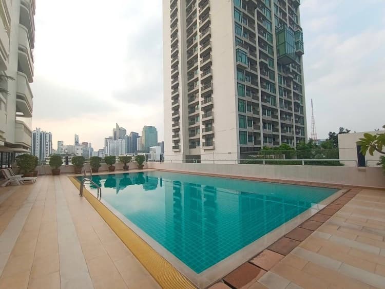 Mano Tower main view