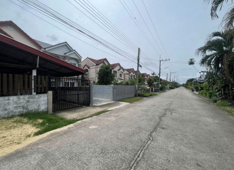 Project Name Suan Saensuk Village