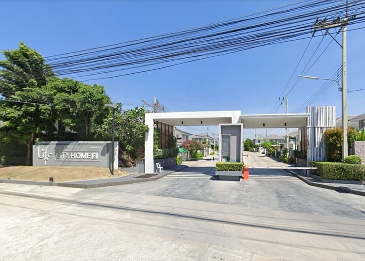 Life City Home 2 Sukhumvit-Angsila main view